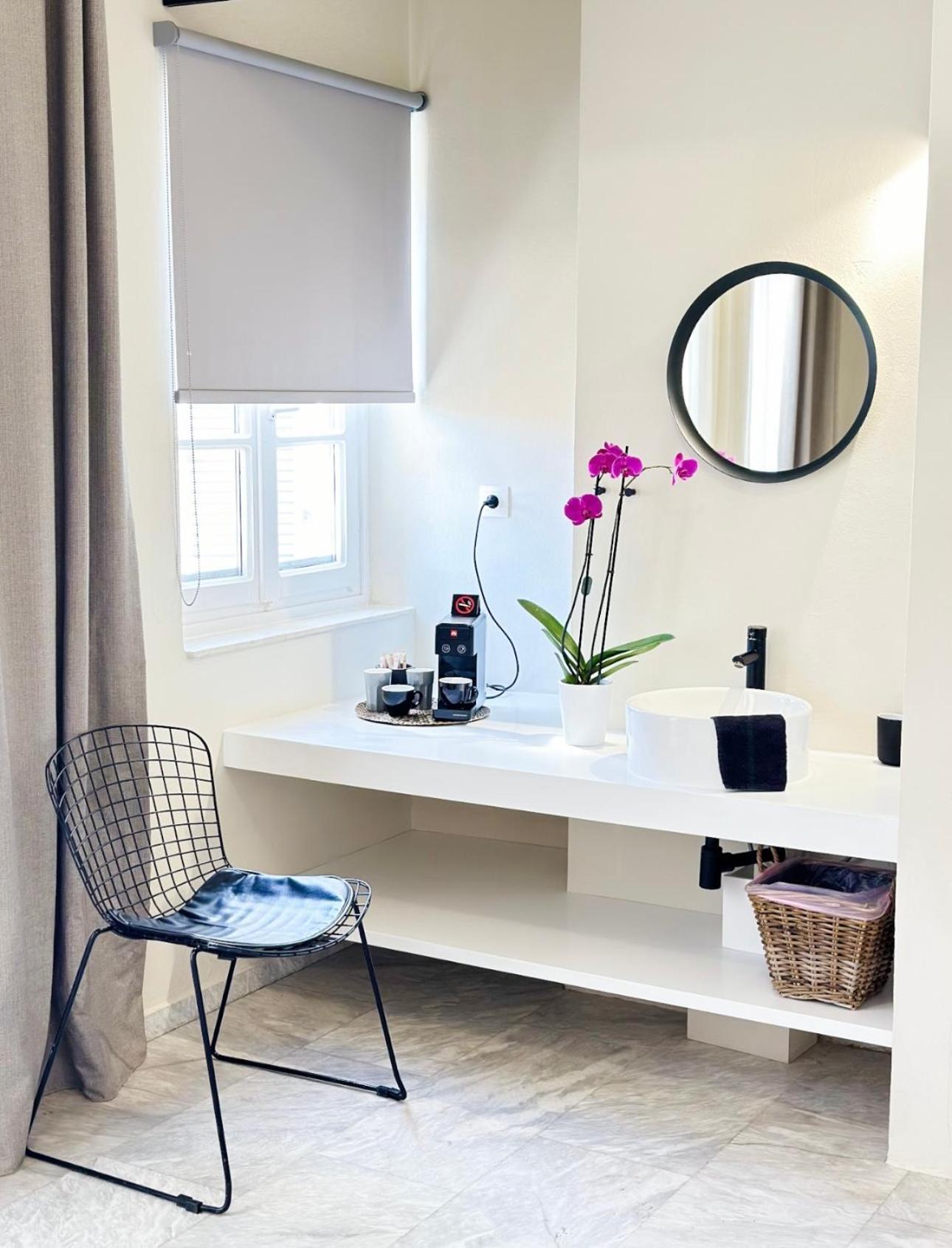 Oiko Mini Suites Ermoupoli Buitenkant foto